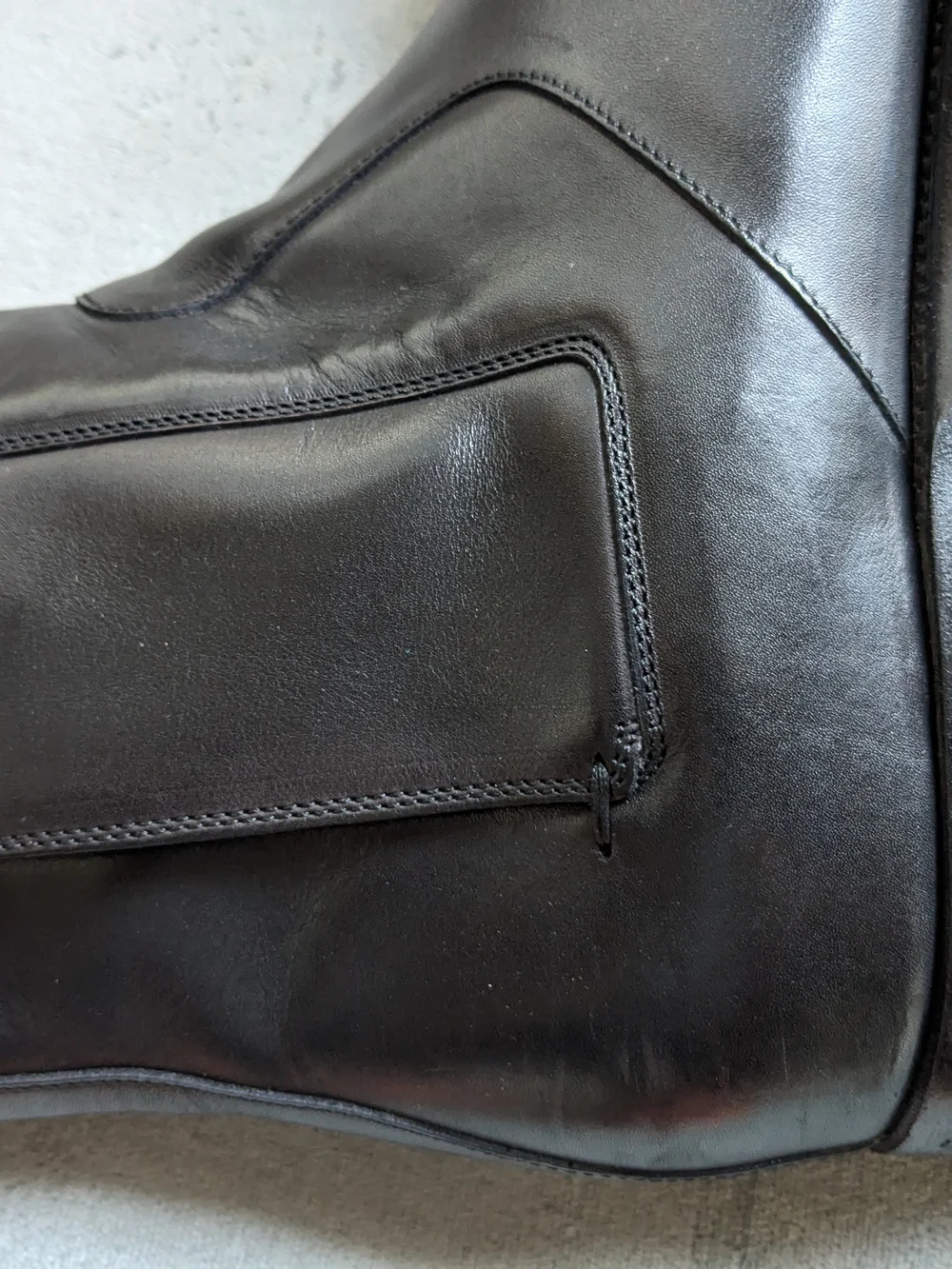 Gucci Black Leather Chelsea Boots for Men Size Zip US 11